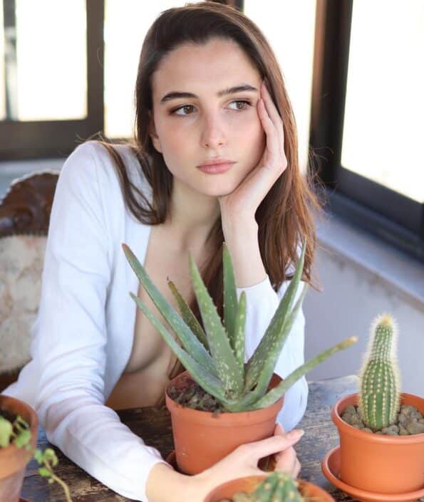 Agenzia Modelle Brescia • CLIZIA S • DEVELOPMENT, Fotomodella Legs / Hand, Fotomodella Over 20