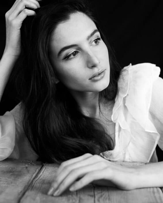 Agenzia Modelle Brescia • CLIZIA S • DEVELOPMENT, Fotomodella Legs / Hand, Fotomodella Over 20