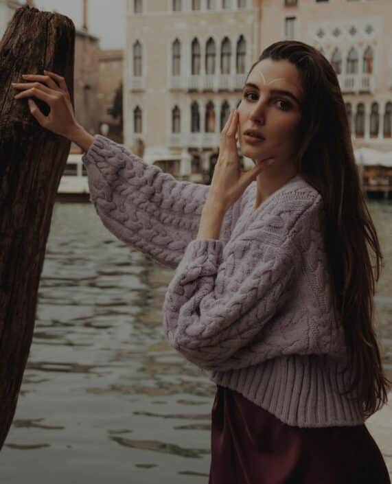 Agenzia Modelle Brescia • CLIZIA S • DEVELOPMENT, Fotomodella Legs / Hand, Fotomodella Over 20