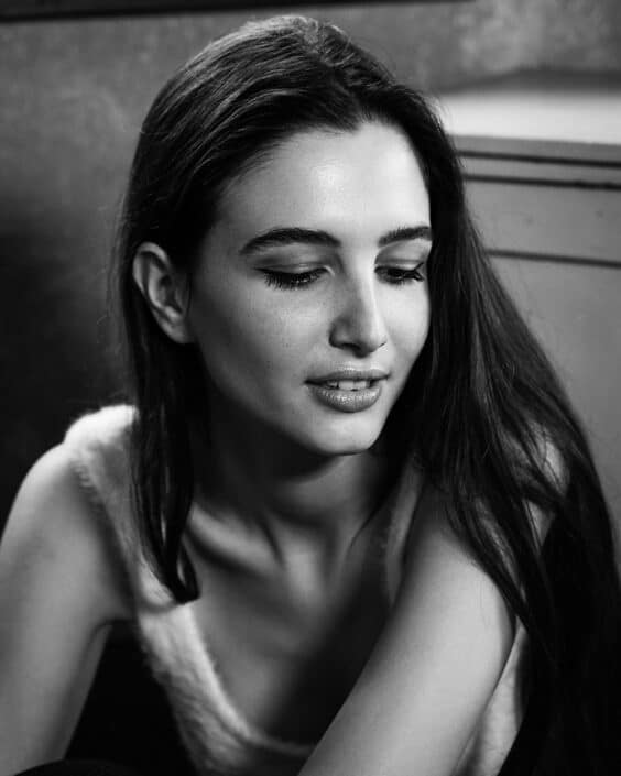 Agenzia Modelle Brescia • CLIZIA S • DEVELOPMENT, Fotomodella Legs / Hand, Fotomodella Over 20