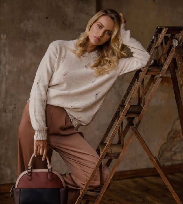 Agenzia Modelle Brescia • ALESSANDRA T • Fotomodella Influencer, WOMEN, Fotomodella Di Colore, Fotomodella Over 30