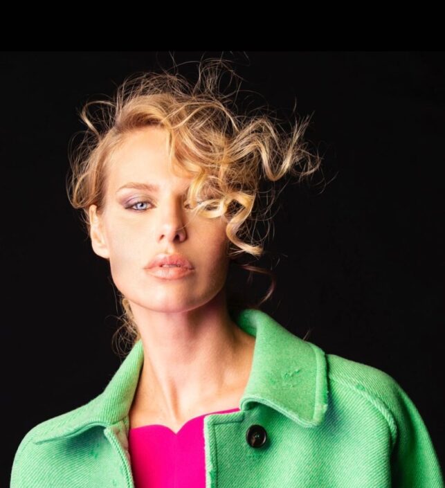 Agenzia Modelle Brescia • ALESSANDRA T • Fotomodella Influencer, WOMEN, Fotomodella Di Colore, Fotomodella Over 30