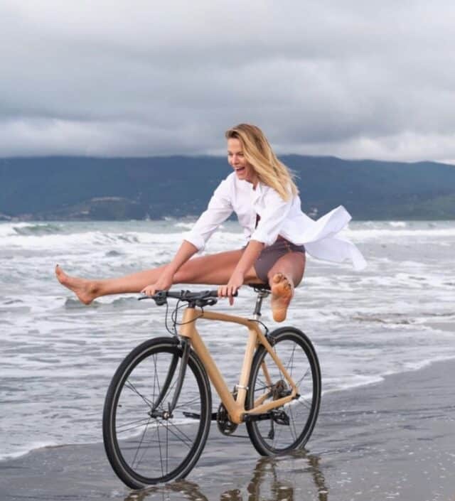 Agenzia Modelle Brescia • ALESSANDRA T • Fotomodella Influencer, WOMEN, Fotomodella Di Colore, Fotomodella Over 30