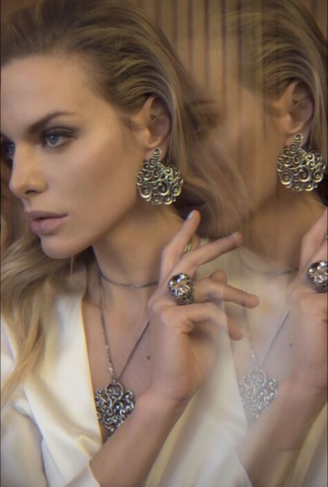 Agenzia Modelle Brescia • ALESSANDRA T • Fotomodella Influencer, WOMEN, Fotomodella Di Colore, Fotomodella Over 30