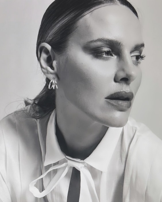 Agenzia Modelle Brescia • ALESSANDRA T • Fotomodella Influencer, WOMEN, Fotomodella Di Colore, Fotomodella Over 30