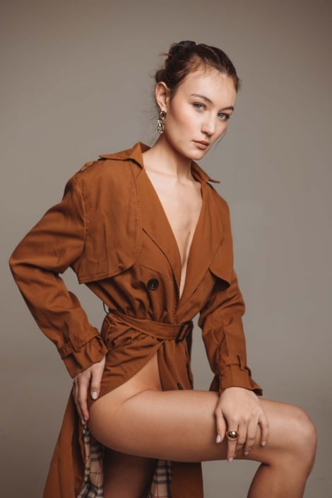 Agenzia Modelle Brescia &bull; ALESSIA AC &bull; Fotomodella Influencer, WOMEN, Fotomodella Legs / Hand, Fotomodella Di Colore, Fotomodella Over 30