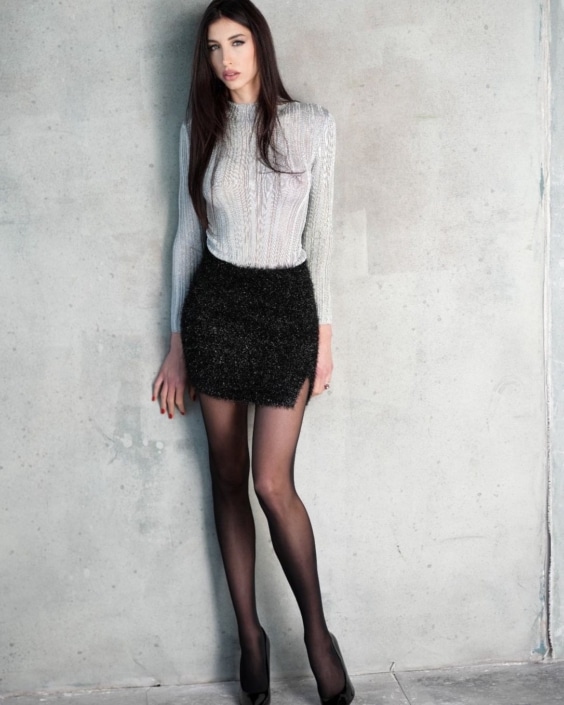 Agenzia Modelle Brescia &bull; ALEXANDRA O &bull; WOMEN, Fotomodella Legs / Hand, Fotomodella Over 30
