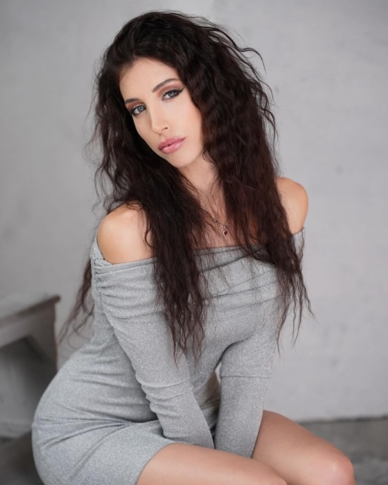Agenzia Modelle Brescia &bull; ALEXANDRA O &bull; WOMEN, Fotomodella Legs / Hand, Fotomodella Over 30