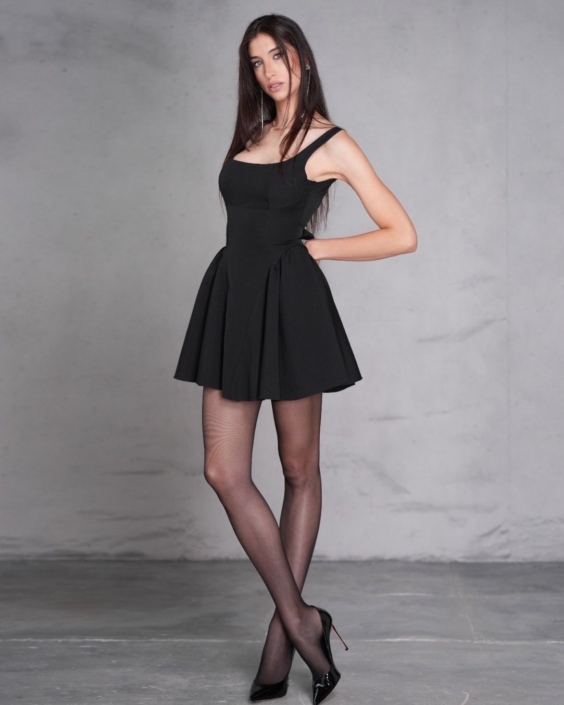 Agenzia Modelle Brescia &bull; ALEXANDRA O &bull; WOMEN, Fotomodella Legs / Hand, Fotomodella Over 30