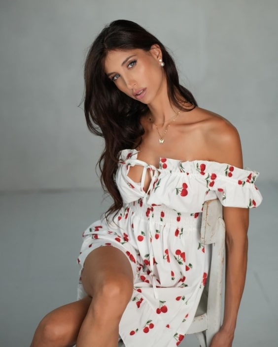 Agenzia Modelle Brescia &bull; ALEXANDRA O &bull; WOMEN, Fotomodella Legs / Hand, Fotomodella Over 30