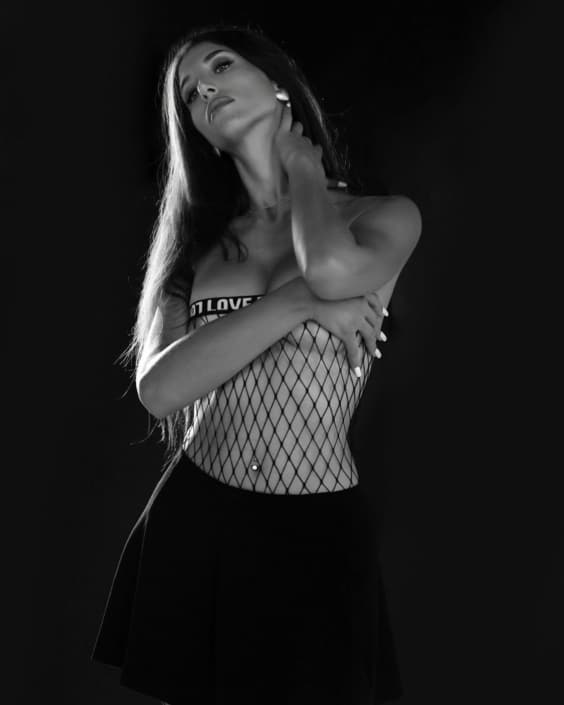 Agenzia Modelle Brescia &bull; ALEXANDRA O &bull; WOMEN, Fotomodella Legs / Hand, Fotomodella Over 30