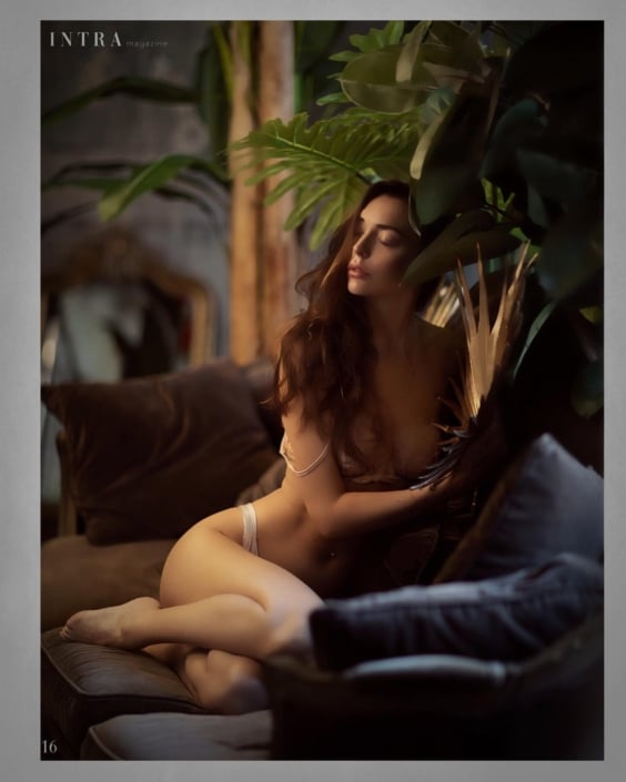 Agenzia Modelle Brescia • ALEXANE D • Fotomodella Influencer, WOMEN, Fotomodella Over 20, PIEDE/SHOES 37