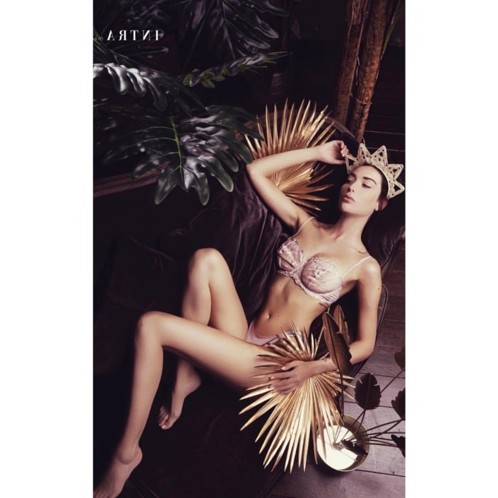 Agenzia Modelle Brescia • ALEXANE D • Fotomodella Influencer, WOMEN, Fotomodella Over 20, PIEDE/SHOES 37