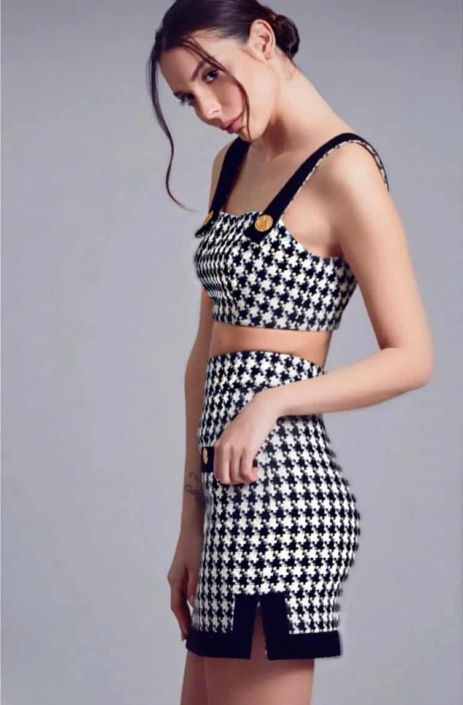 Agenzia Modelle Brescia • ALEXANE D • Fotomodella Influencer, WOMEN, Fotomodella Over 20, PIEDE/SHOES 37