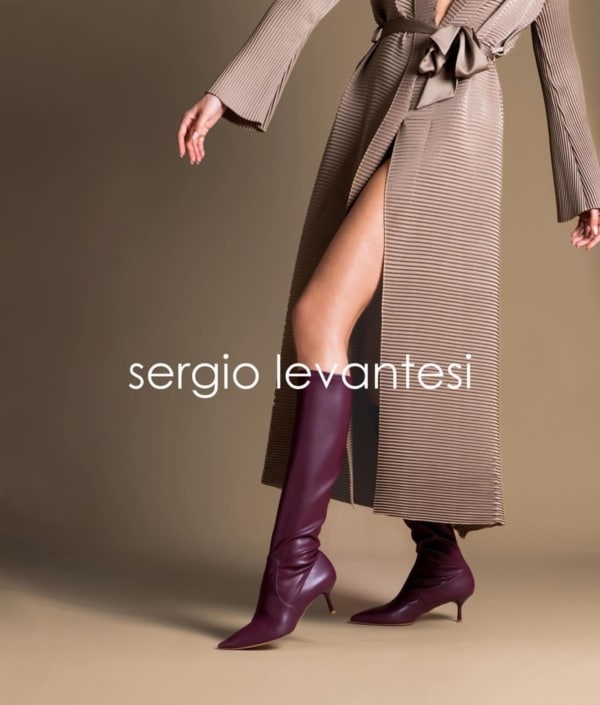 Agenzia Modelle Brescia • ALEXANE D • Fotomodella Influencer, WOMEN, Fotomodella Over 20, PIEDE/SHOES 37