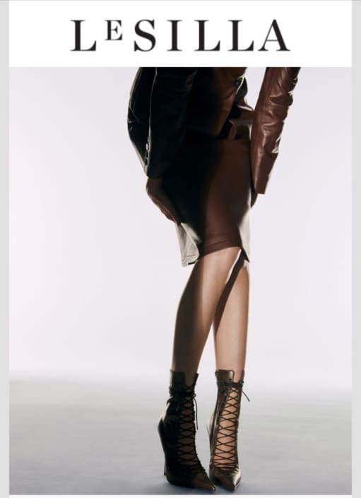 Agenzia Modelle Brescia • ALEXANE D • Fotomodella Influencer, WOMEN, Fotomodella Over 20, PIEDE/SHOES 37