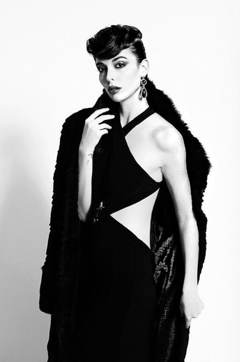 Agenzia Modelle Brescia • ALEXANE D • Fotomodella Influencer, WOMEN, Fotomodella Over 20, PIEDE/SHOES 37