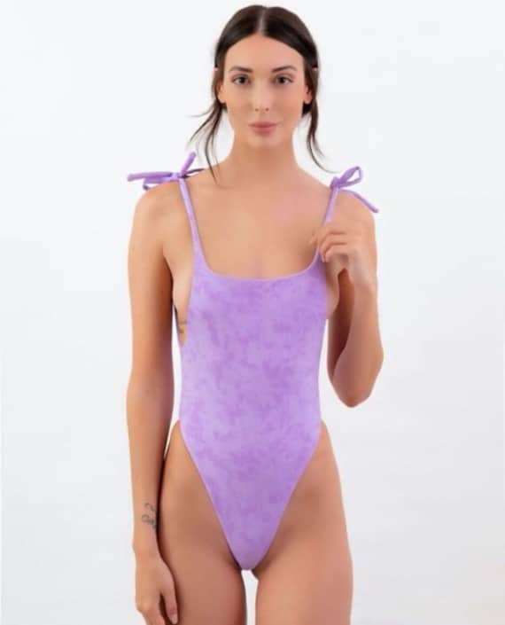 Agenzia Modelle Brescia • ALEXANE D • Fotomodella Influencer, WOMEN, Fotomodella Over 20, PIEDE/SHOES 37