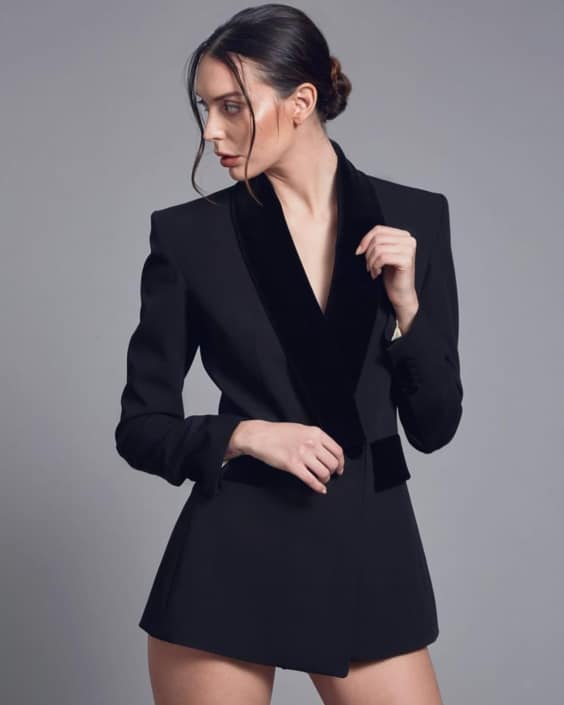 Agenzia Modelle Brescia • ALEXANE D • Fotomodella Influencer, WOMEN, Fotomodella Over 20, PIEDE/SHOES 37