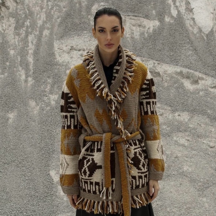 Agenzia Modelle Brescia • ALEXANE D • Fotomodella Influencer, WOMEN, Fotomodella Over 20, PIEDE/SHOES 37