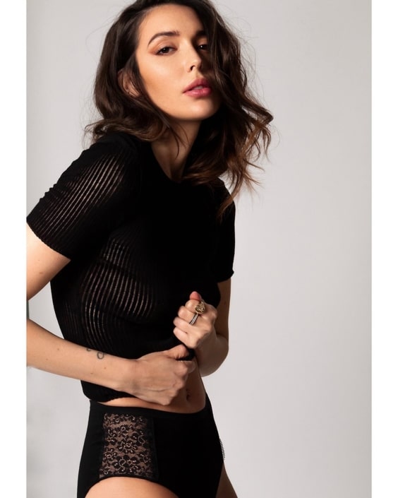 Agenzia Modelle Brescia • ALEXANE D • Fotomodella Influencer, WOMEN, Fotomodella Over 20, PIEDE/SHOES 37