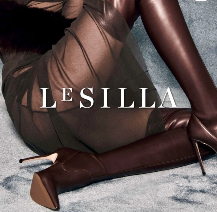 Agenzia Modelle Brescia • ALEXANE D • Fotomodella Influencer, WOMEN, Fotomodella Over 20, PIEDE/SHOES 37