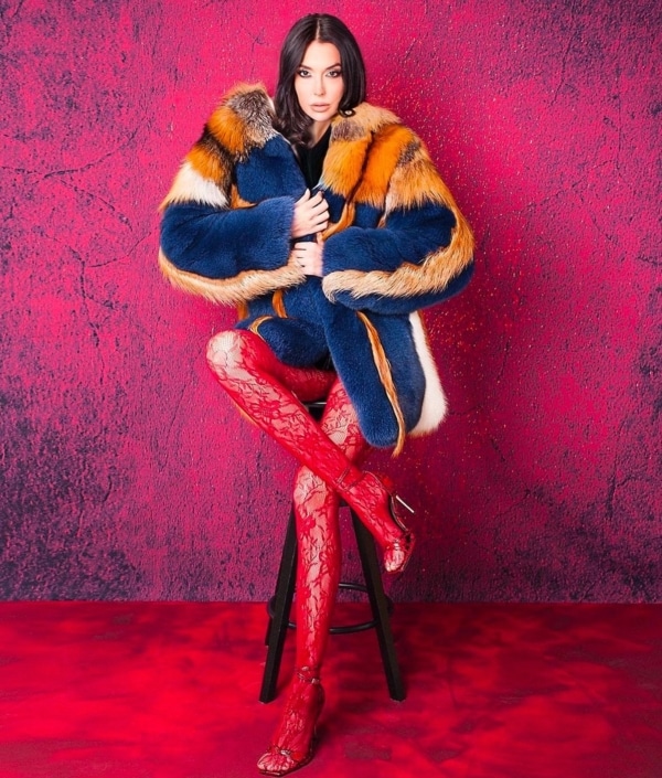 Agenzia Modelle Brescia • ALEXANE D • Fotomodella Influencer, WOMEN, Fotomodella Over 20, PIEDE/SHOES 37