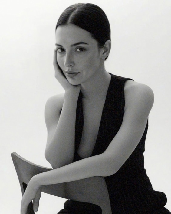 Agenzia Modelle Brescia • ALEXANE D • Fotomodella Influencer, WOMEN, Fotomodella Over 20, PIEDE/SHOES 37