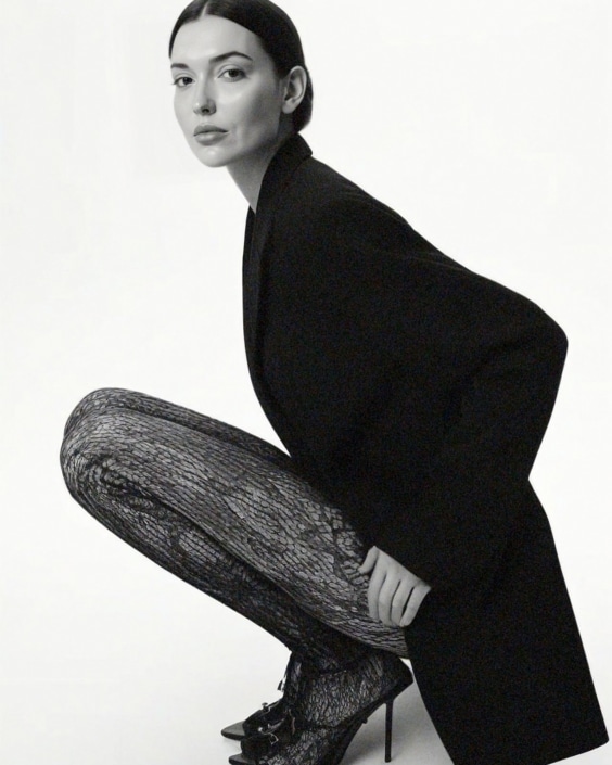 Agenzia Modelle Brescia • ALEXANE D • Fotomodella Influencer, WOMEN, Fotomodella Over 20, PIEDE/SHOES 37