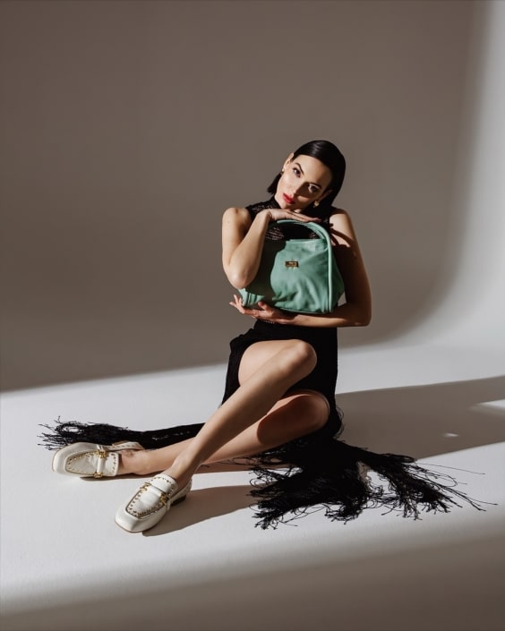 Agenzia Modelle Brescia • ALEXANE D • Fotomodella Influencer, WOMEN, Fotomodella Over 20, PIEDE/SHOES 37