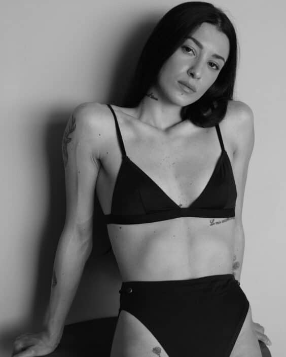 Agenzia Modelle Brescia • ALLEGRA B • DEVELOPMENT, Fotomodella Legs / Hand, Fotomodella Over 20
