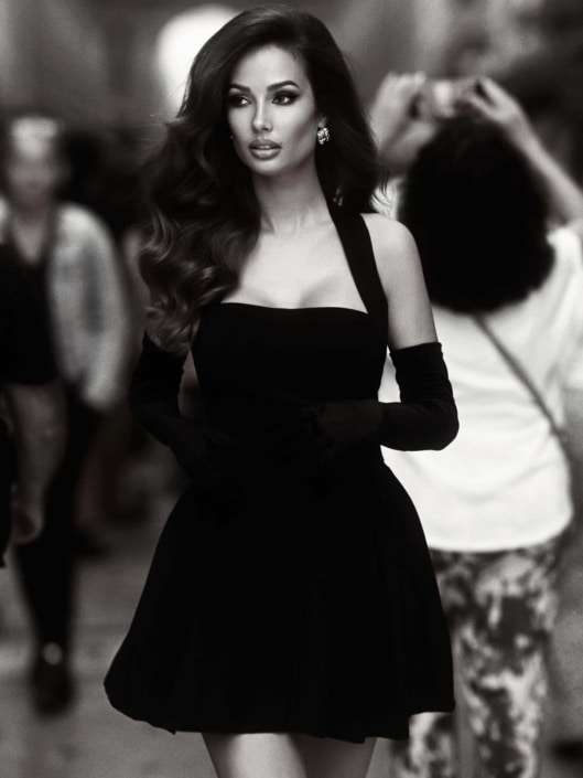 Agenzia Modelle Brescia &bull; ARINA B &bull; Fotomodella Influencer, WOMEN, Fotomodella Over 20, PIEDE/SHOES 37