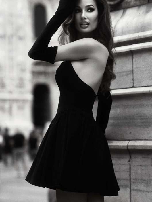 Agenzia Modelle Brescia &bull; ARINA B &bull; Fotomodella Influencer, WOMEN, Fotomodella Over 20, PIEDE/SHOES 37