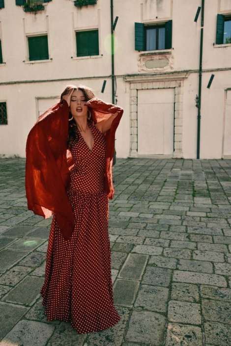 Agenzia Modelle Brescia &bull; ARINA B &bull; Fotomodella Influencer, WOMEN, Fotomodella Over 20, PIEDE/SHOES 37