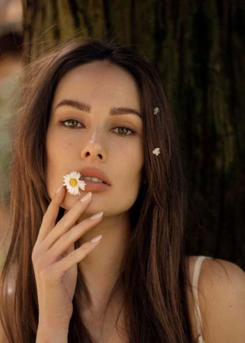 Agenzia Modelle Brescia &bull; ARINA B &bull; Fotomodella Influencer, WOMEN, Fotomodella Over 20, PIEDE/SHOES 37