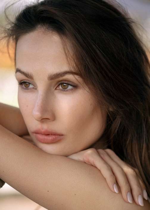 Agenzia Modelle Brescia &bull; ARINA B &bull; Fotomodella Influencer, WOMEN, Fotomodella Over 20, PIEDE/SHOES 37