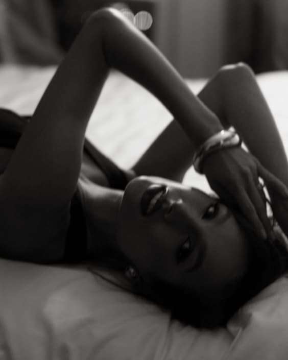 Agenzia Modelle Brescia &bull; ARINA B &bull; Fotomodella Influencer, WOMEN, Fotomodella Over 20, PIEDE/SHOES 37