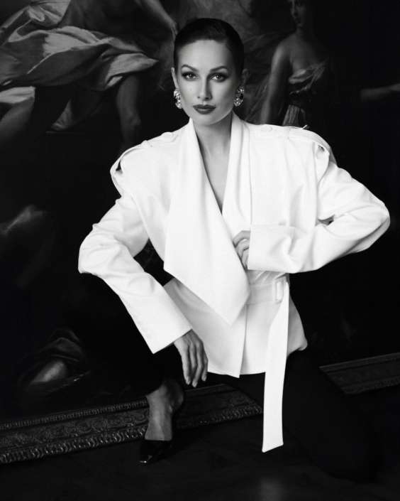 Agenzia Modelle Brescia &bull; ARINA B &bull; Fotomodella Influencer, WOMEN, Fotomodella Over 20, PIEDE/SHOES 37