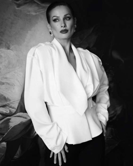 Agenzia Modelle Brescia &bull; ARINA B &bull; Fotomodella Influencer, WOMEN, Fotomodella Over 20, PIEDE/SHOES 37