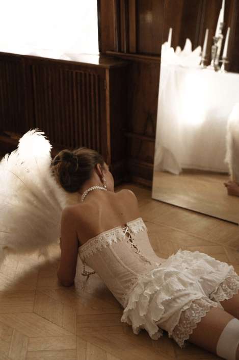 Agenzia Modelle Brescia &bull; ARINA B &bull; Fotomodella Influencer, WOMEN, Fotomodella Over 20, PIEDE/SHOES 37