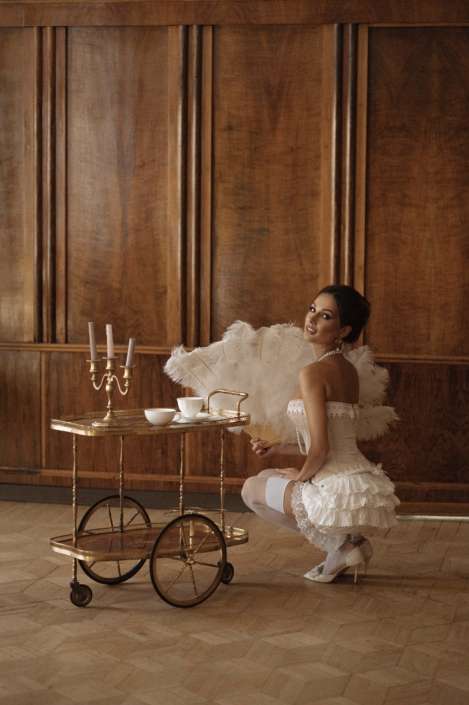 Agenzia Modelle Brescia &bull; ARINA B &bull; Fotomodella Influencer, WOMEN, Fotomodella Over 20, PIEDE/SHOES 37