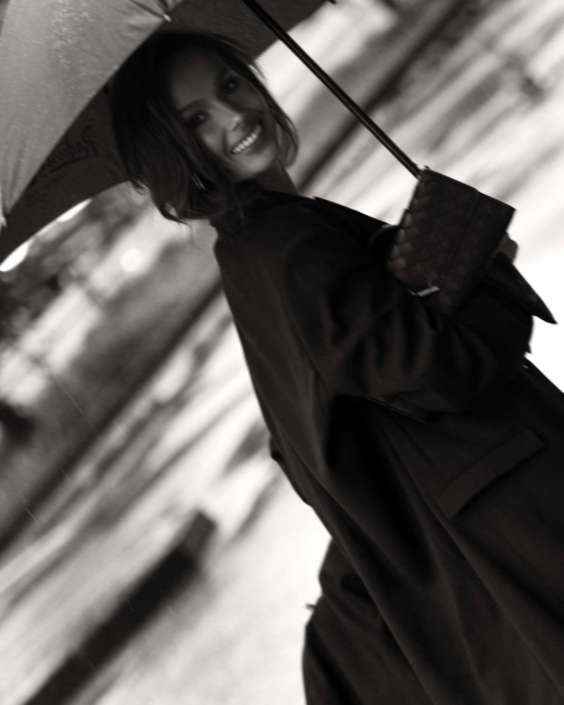 Agenzia Modelle Brescia &bull; ARINA B &bull; Fotomodella Influencer, WOMEN, Fotomodella Over 20, PIEDE/SHOES 37