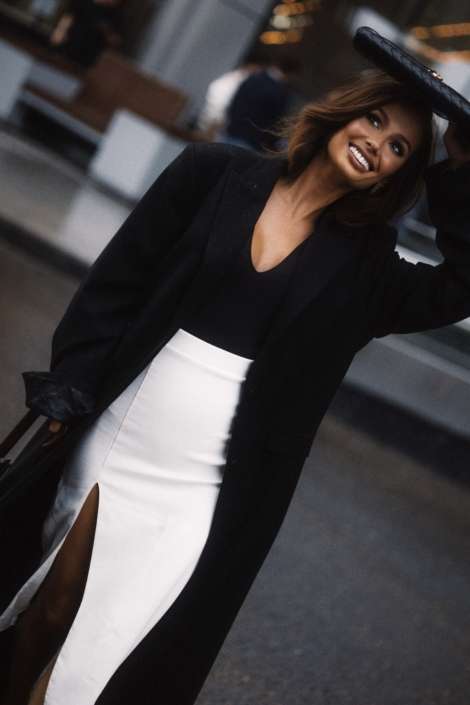 Agenzia Modelle Brescia &bull; ARINA B &bull; Fotomodella Influencer, WOMEN, Fotomodella Over 20, PIEDE/SHOES 37