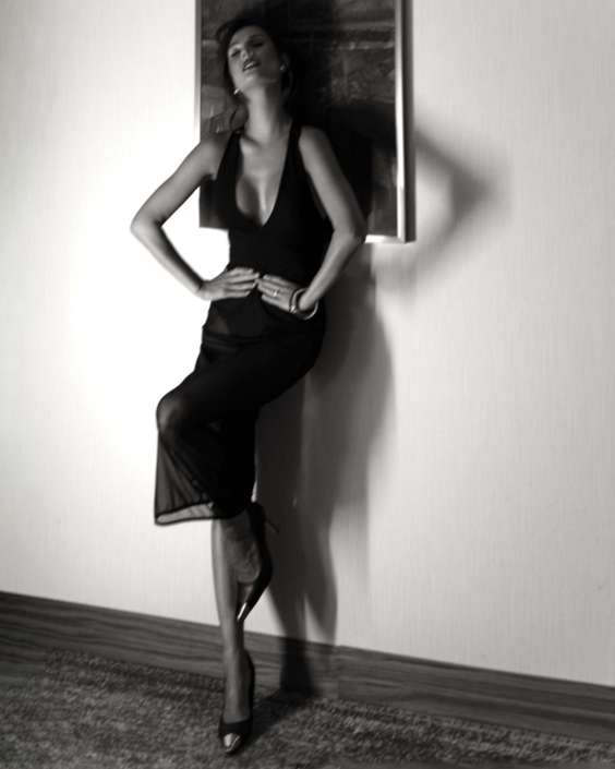 Agenzia Modelle Brescia &bull; ARINA B &bull; Fotomodella Influencer, WOMEN, Fotomodella Over 20, PIEDE/SHOES 37