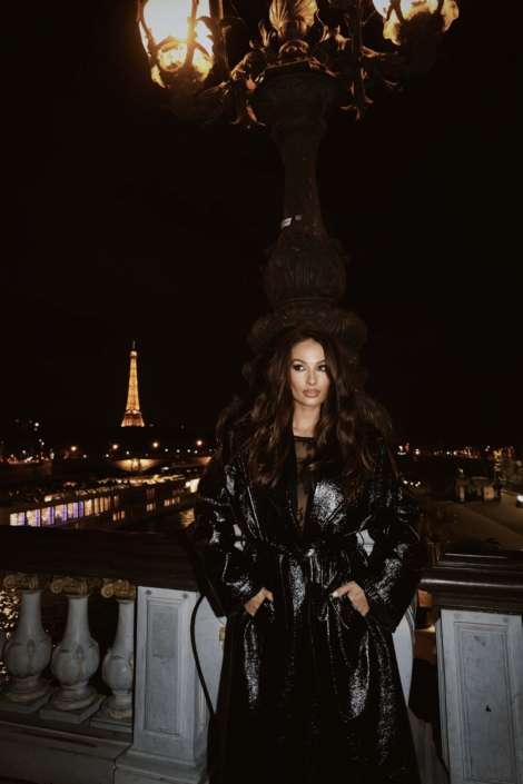 Agenzia Modelle Brescia &bull; ARINA B &bull; Fotomodella Influencer, WOMEN, Fotomodella Over 20, PIEDE/SHOES 37