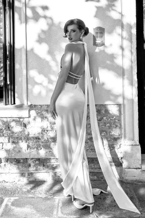 Agenzia Modelle Brescia &bull; ARINA B &bull; Fotomodella Influencer, WOMEN, Fotomodella Over 20, PIEDE/SHOES 37