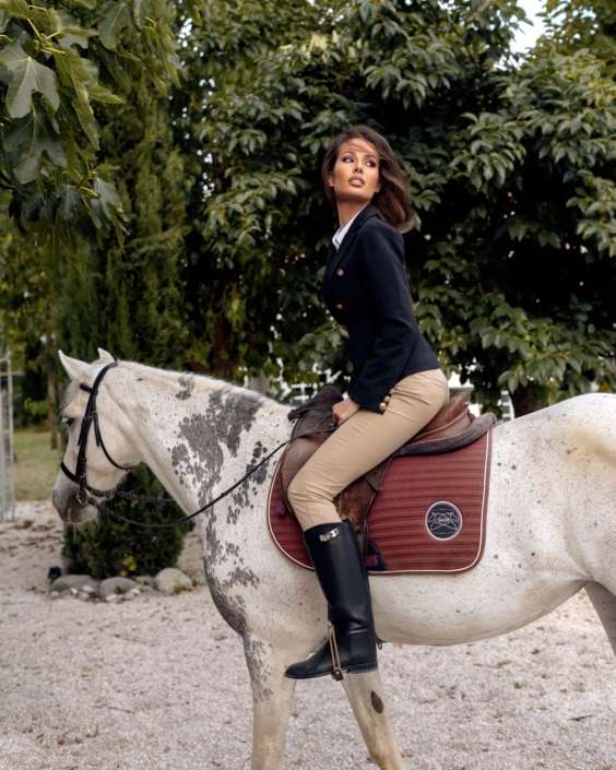 Agenzia Modelle Brescia &bull; ARINA B &bull; Fotomodella Influencer, WOMEN, Fotomodella Over 20, PIEDE/SHOES 37