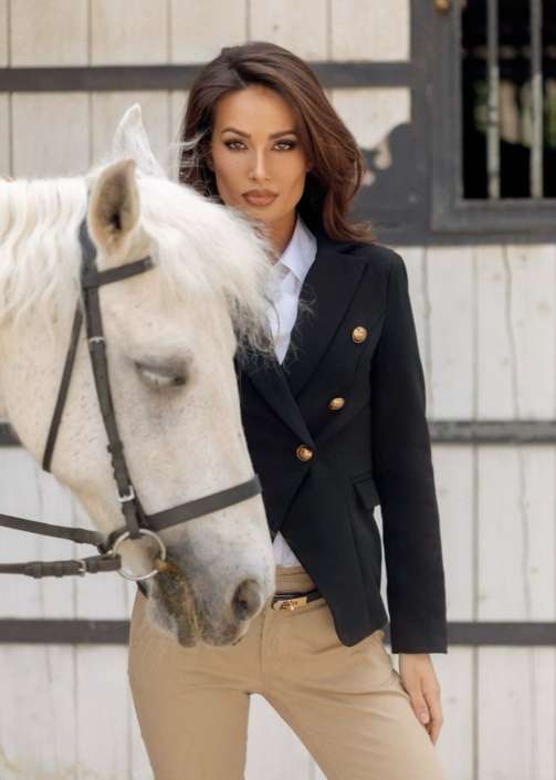 Agenzia Modelle Brescia &bull; ARINA B &bull; Fotomodella Influencer, WOMEN, Fotomodella Over 20, PIEDE/SHOES 37