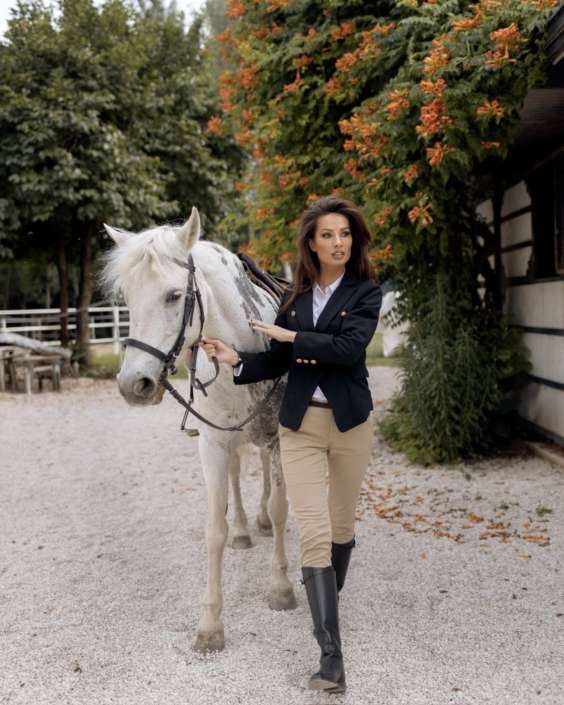 Agenzia Modelle Brescia &bull; ARINA B &bull; Fotomodella Influencer, WOMEN, Fotomodella Over 20, PIEDE/SHOES 37