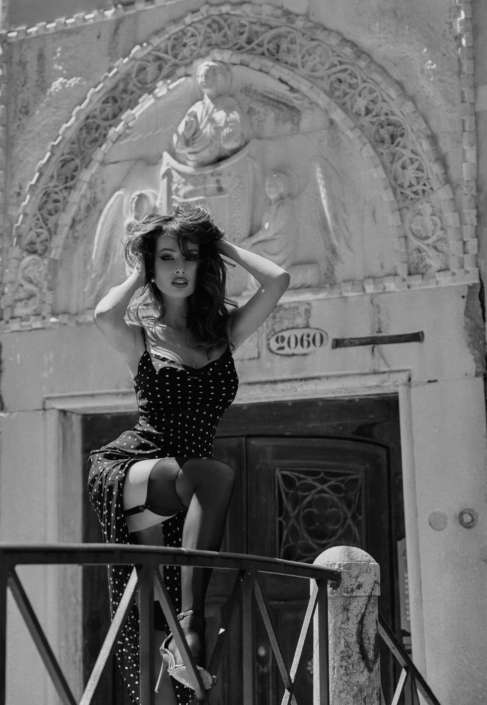 Agenzia Modelle Brescia &bull; ARINA B &bull; Fotomodella Influencer, WOMEN, Fotomodella Over 20, PIEDE/SHOES 37